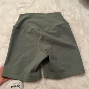 size small super soft workout shorts in perfect condition